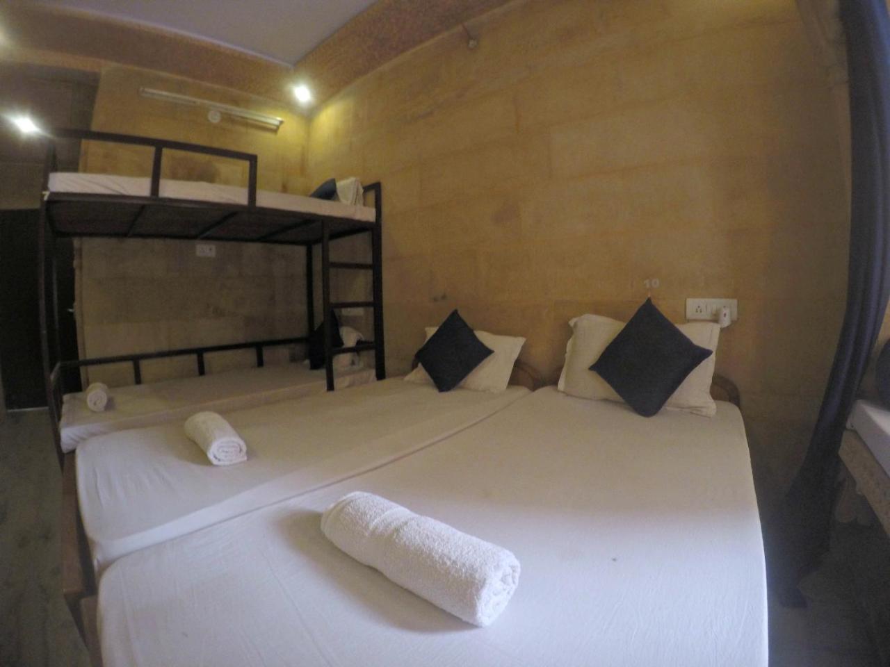Hotel Kavi Palace ジャイサルメール エクステリア 写真